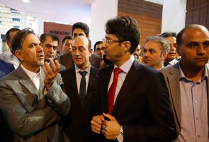 حضور مهندس آخوندی وزیر محترم راه و شهرسازی در غرفه آجرنسوز نما آذرخش