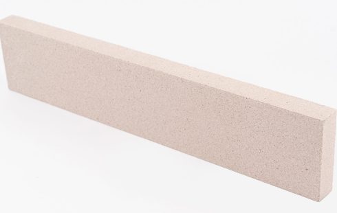 آجر نسوز نما سفید متمایل به طوسی مدرن آذرخش 2*7*33 - AB22301