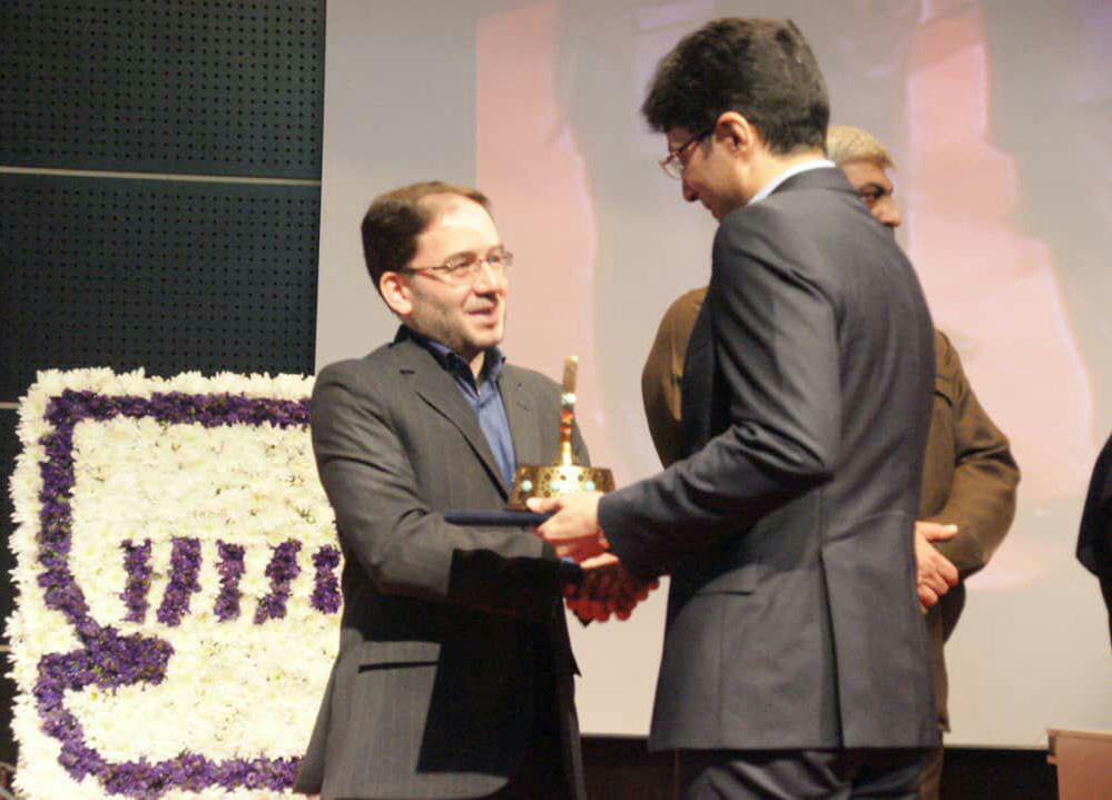 انتخاب گروه بین المللی آجرنسوز آذرخش به عنوان واحد تولیدی نمونه استاندارد استان در روز جهانی استاندارد