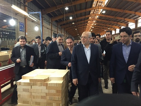 بازدید وزیر صنعت، معدن و تجارت از کارخانجات گروه بین المللی آذرخش