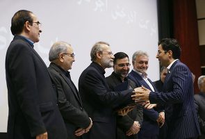 تقدیر از آذرخش در همایش روز ملی صنعت و معدن استان قم