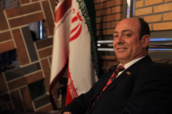 مجتبی سیفی عضو هیات مدیره هلدینگ آذرخش در گفت و گو با پیام ساختمان